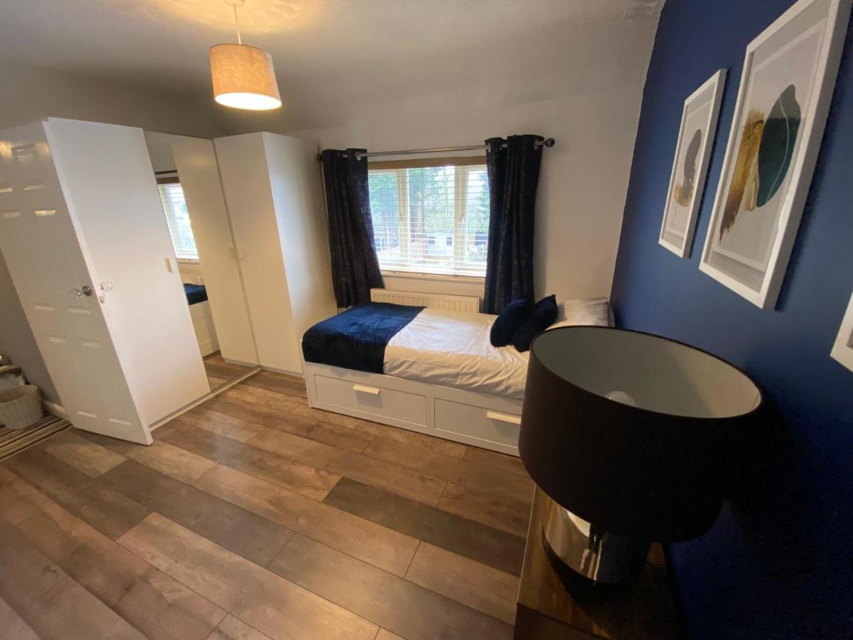 Large Home, Close To Bhx, Nec, Jlr, 4 Double Beds! Birmingham Bagian luar foto