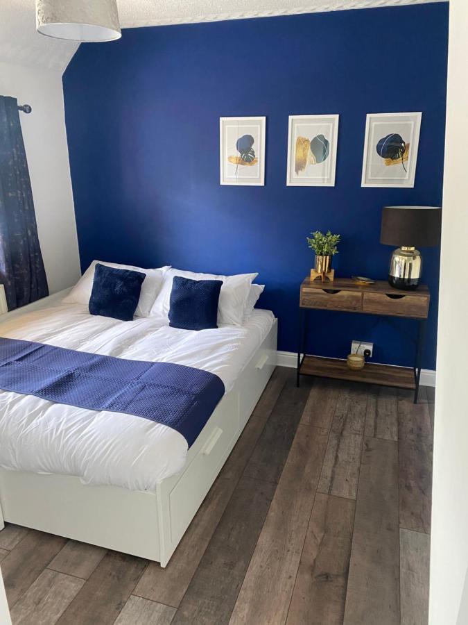 Large Home, Close To Bhx, Nec, Jlr, 4 Double Beds! Birmingham Bagian luar foto